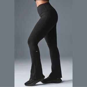 Alo Yoga Flared Leggings